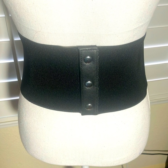 🥋🖤Torrid Black 5” Wide Stretch Belt W/6 Eyelets & Lace Up Bow 3 Snap Back Sz 3 - Picture 2 of 3